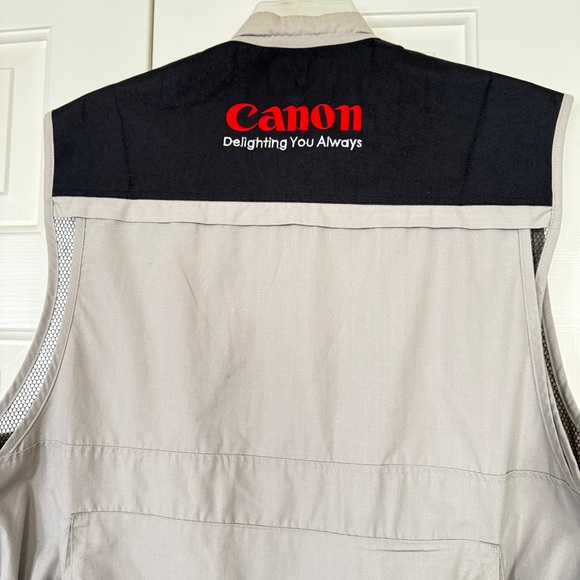 Men’s Gray and Black Photographer Utility Vest - Picture 8 of 15